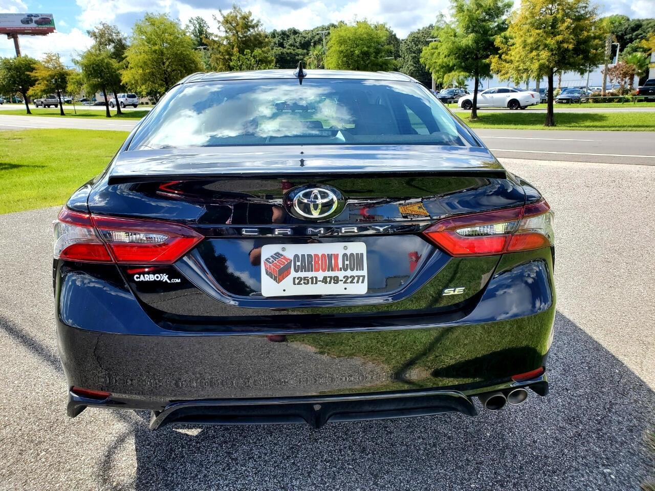 Toyota Camry SE 2021