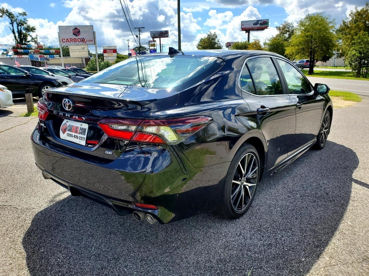 Toyota Camry SE 2021