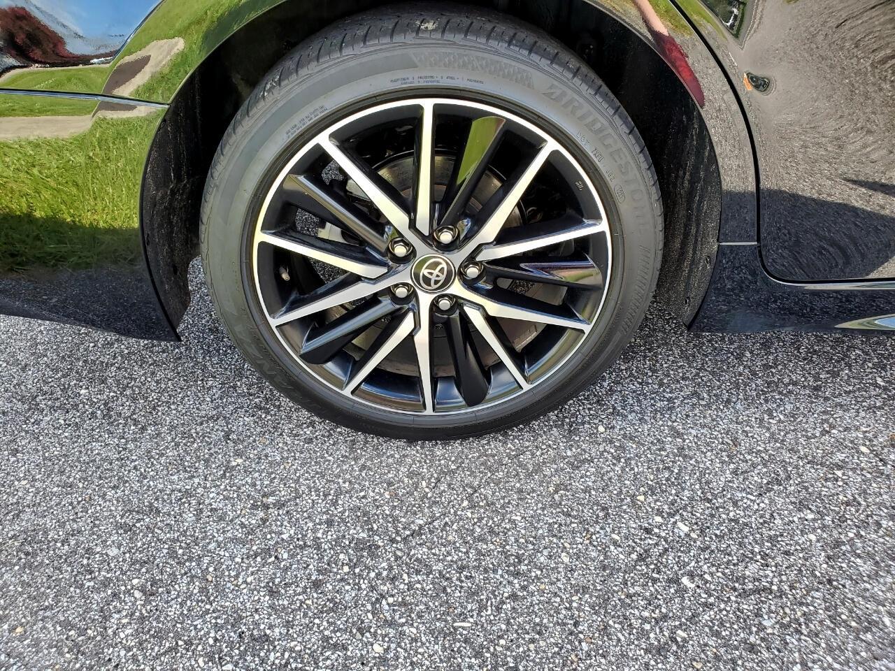 Toyota Camry SE 2021