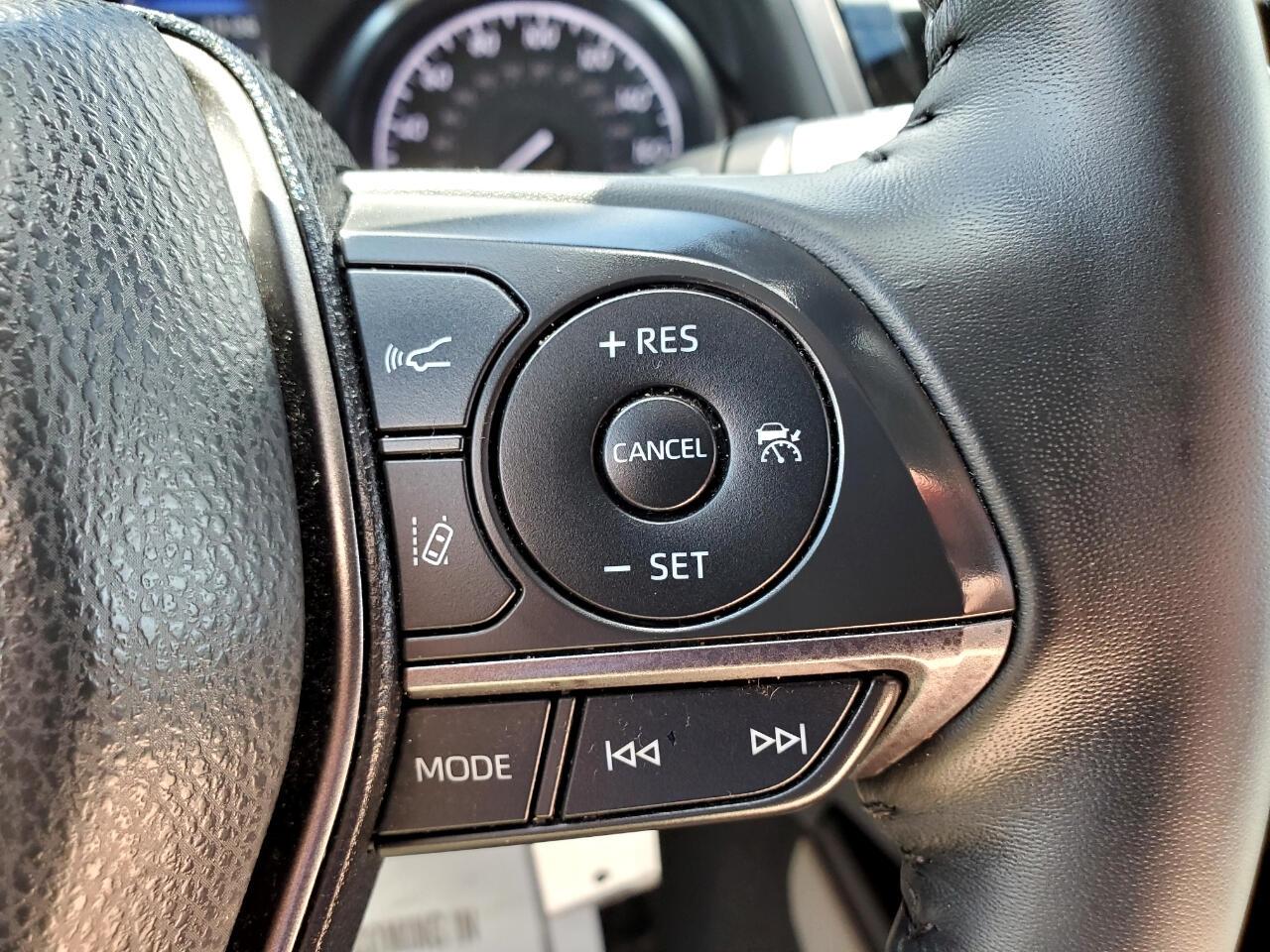 Toyota Camry SE 2021