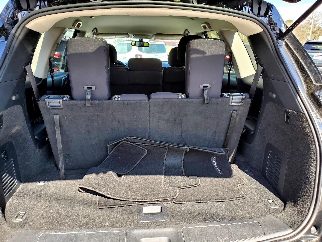 Nissan Pathfinder SV 4WD 2020