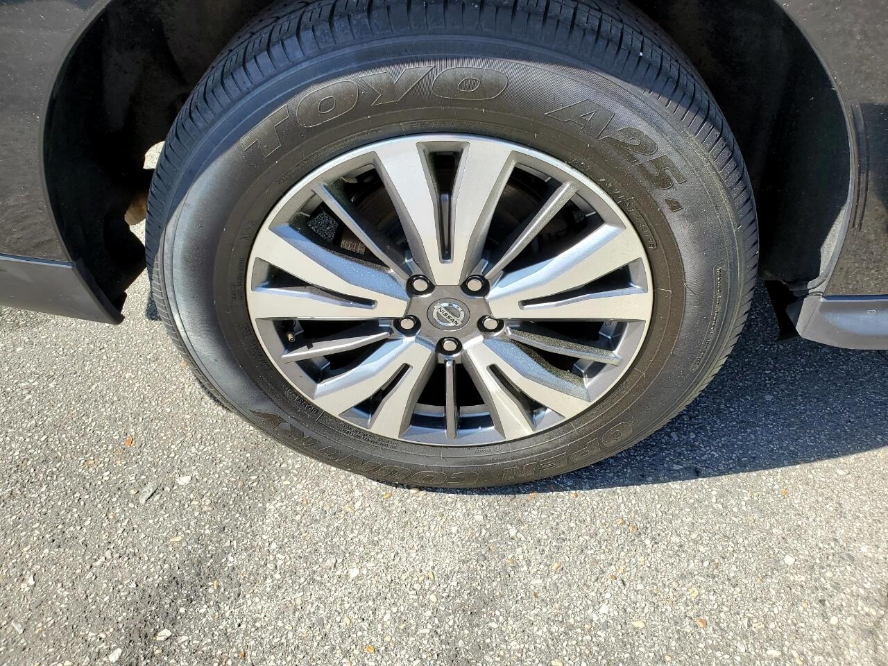 Nissan Pathfinder SV 4WD 2020