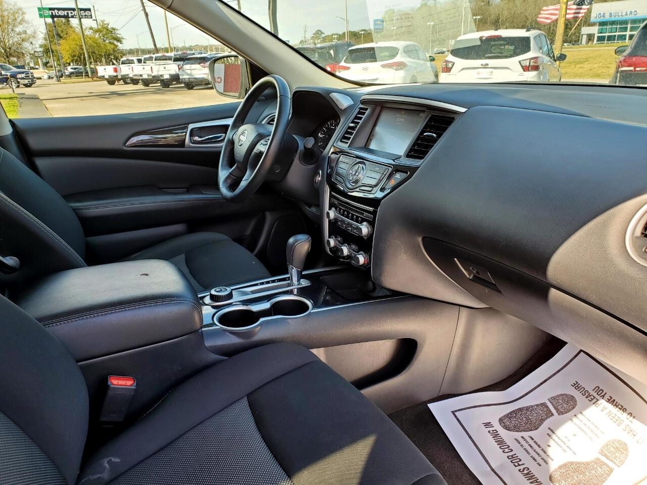 Nissan Pathfinder SV 4WD 2020