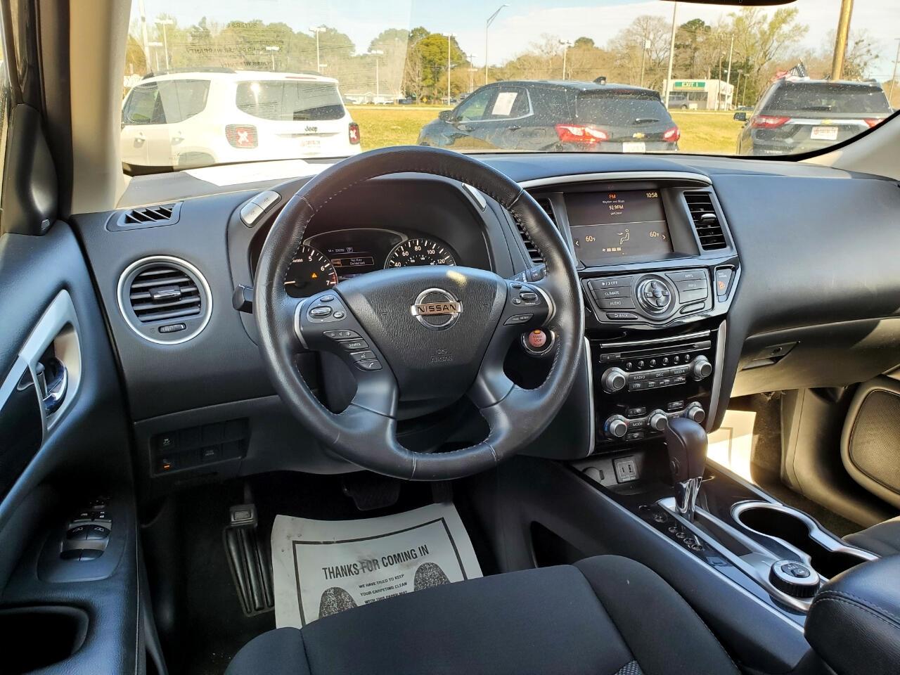 Nissan Pathfinder SV 4WD 2020