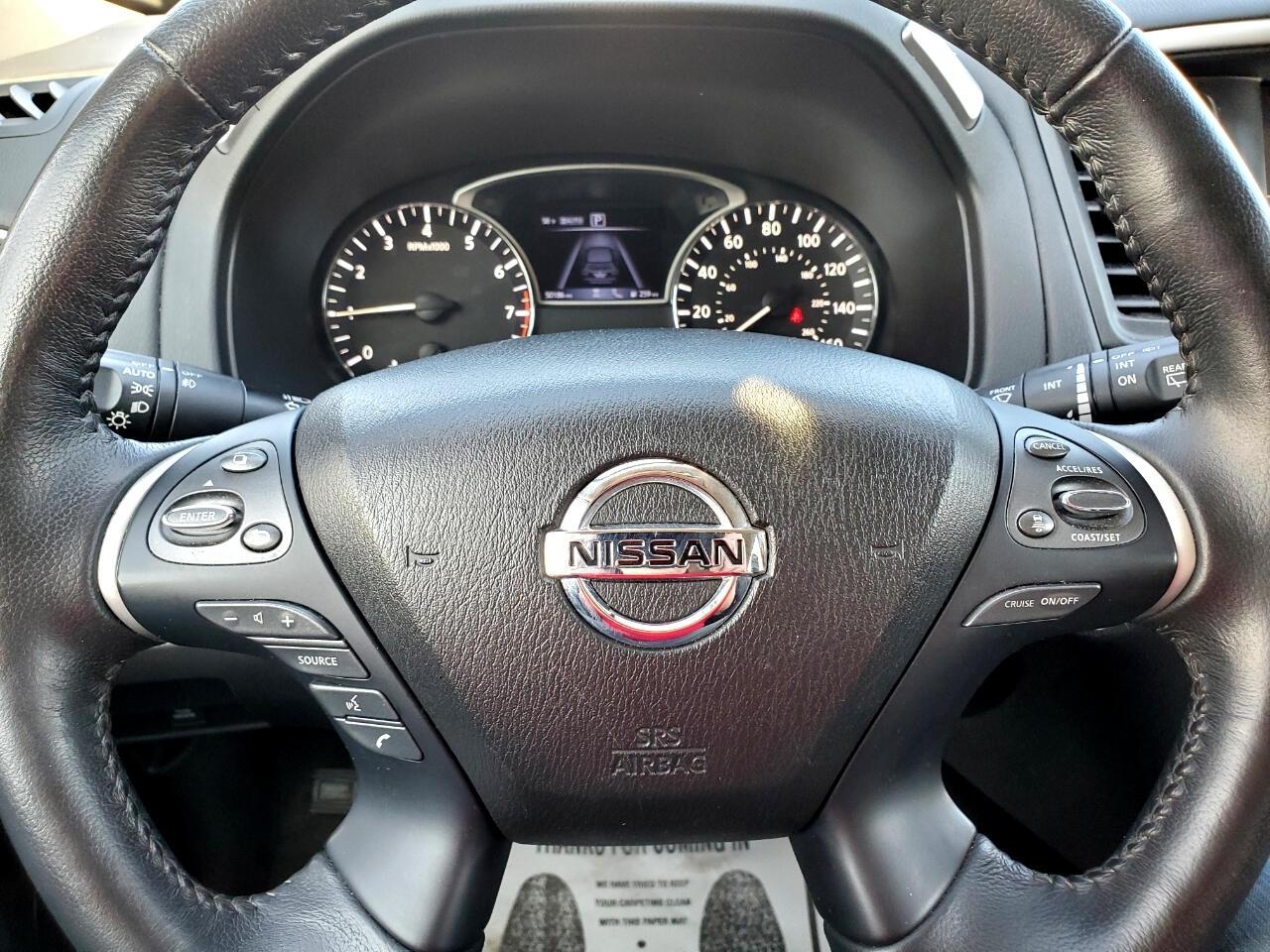Nissan Pathfinder SV 4WD 2020
