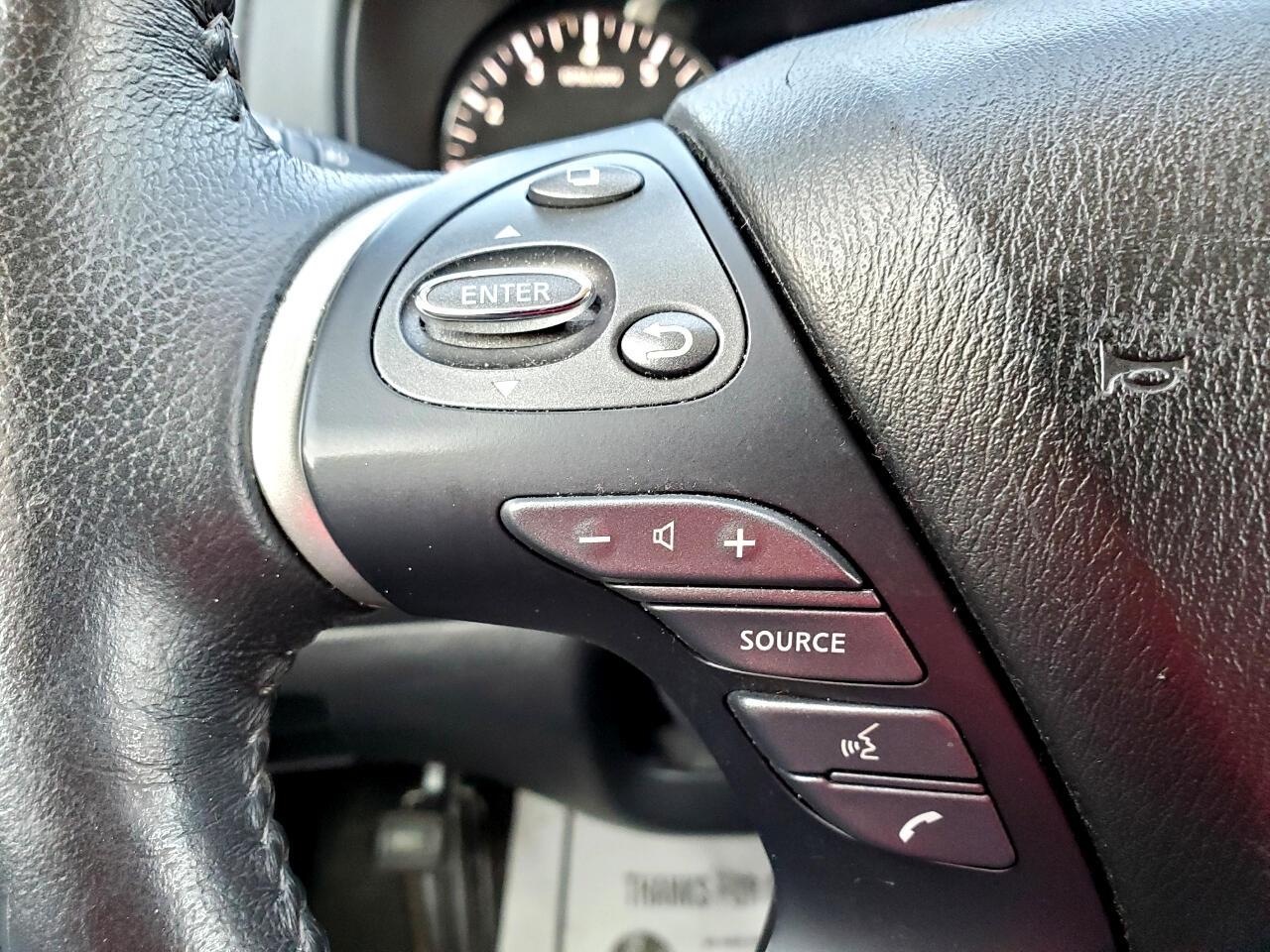 Nissan Pathfinder SV 4WD 2020