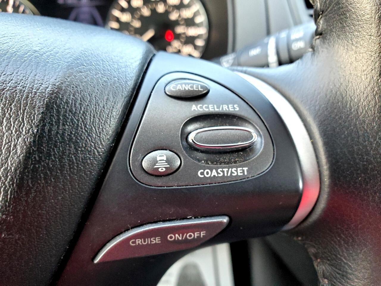 Nissan Pathfinder SV 4WD 2020