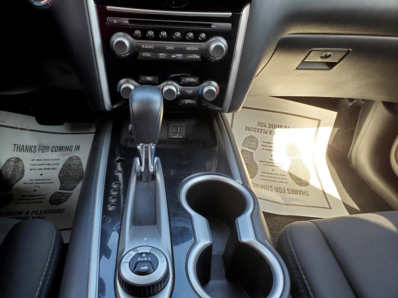Nissan Pathfinder SV 4WD 2020