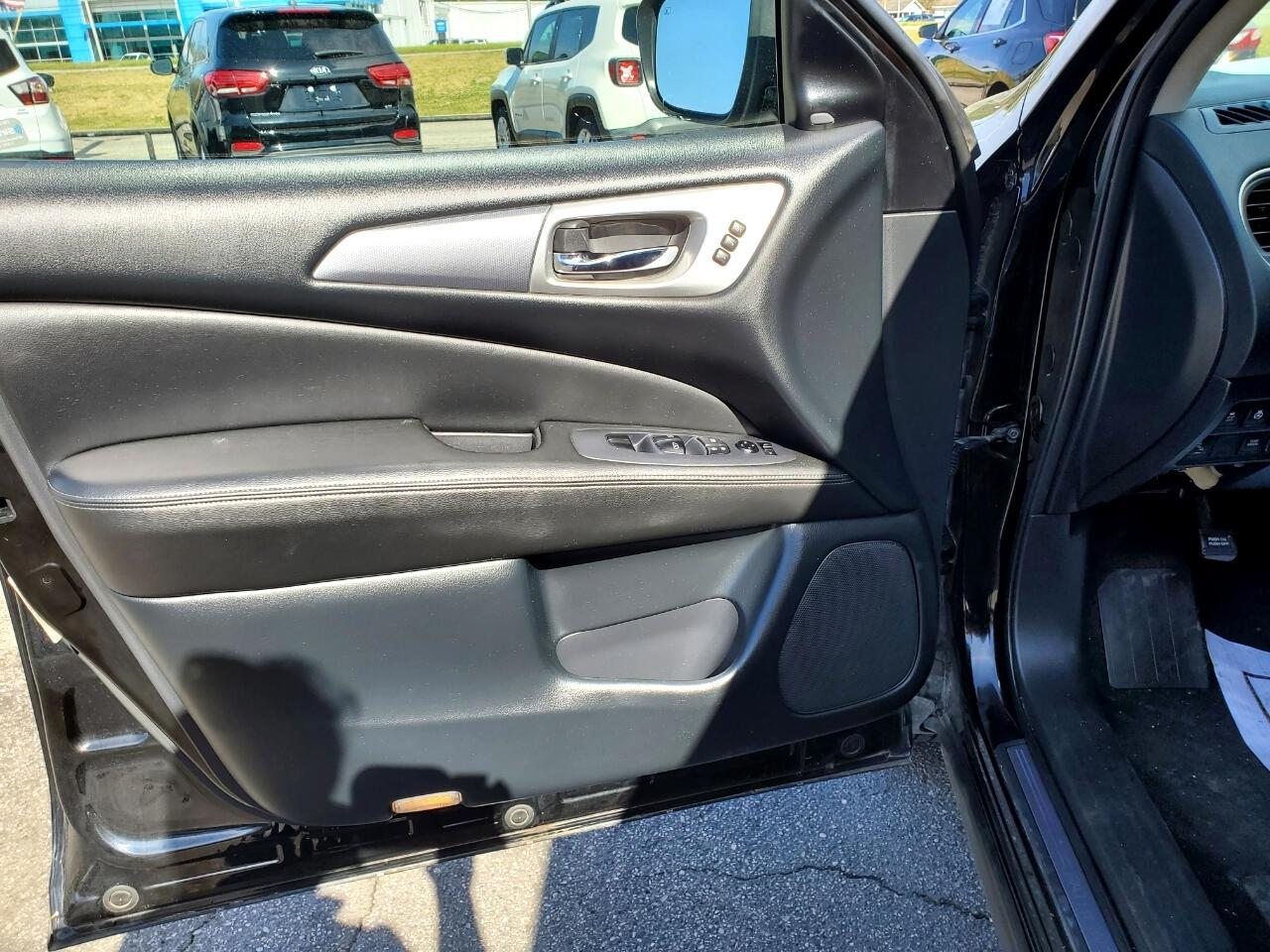 Nissan Pathfinder SL 4WD 2019
