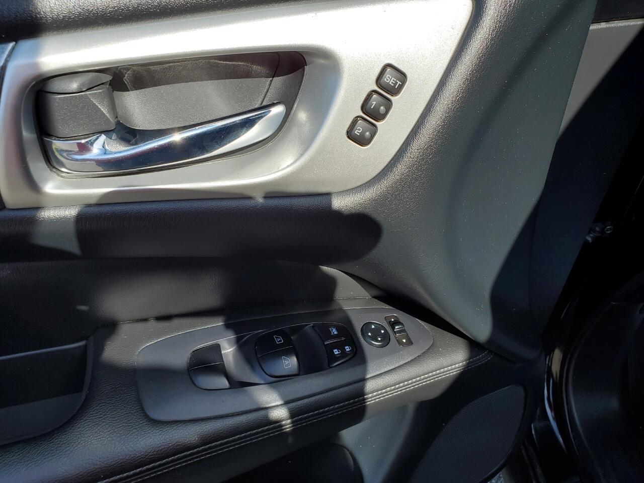 Nissan Pathfinder SL 4WD 2019