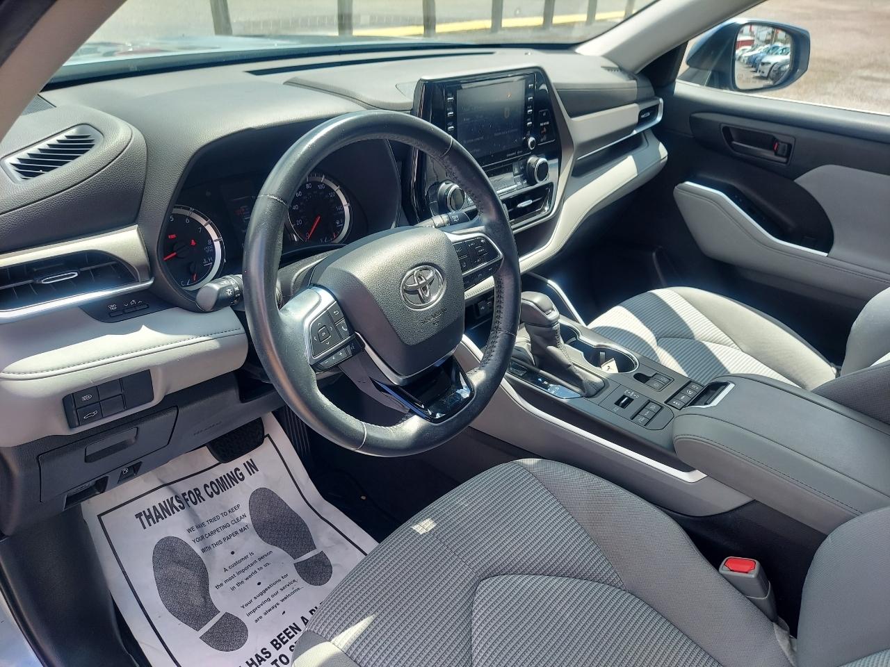 Toyota Highlander LE AWD V6 2020