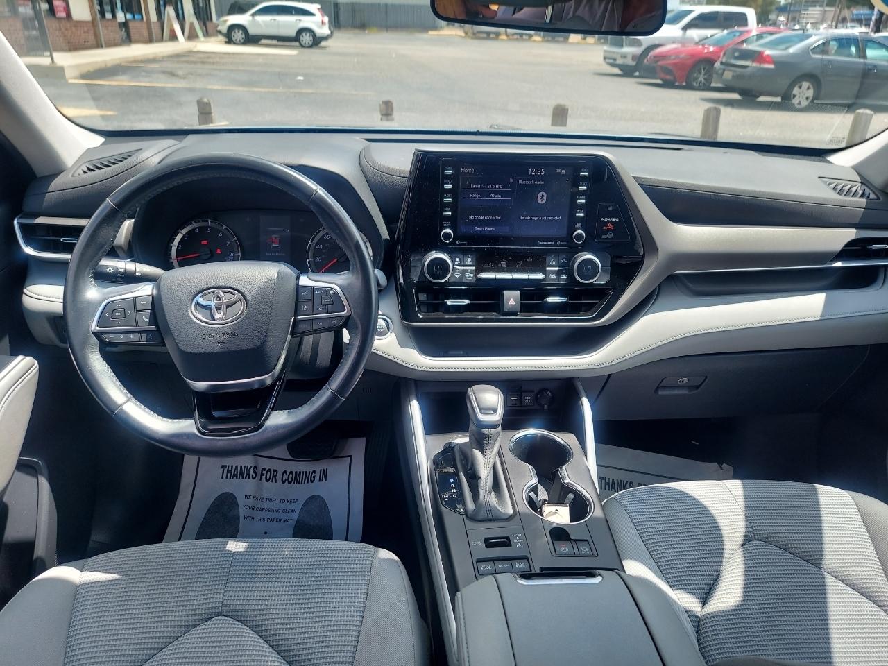 Toyota Highlander LE AWD V6 2020