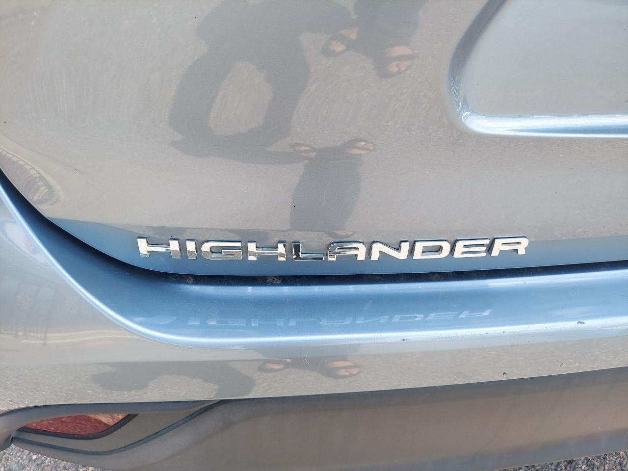 Toyota Highlander LE AWD V6 2020