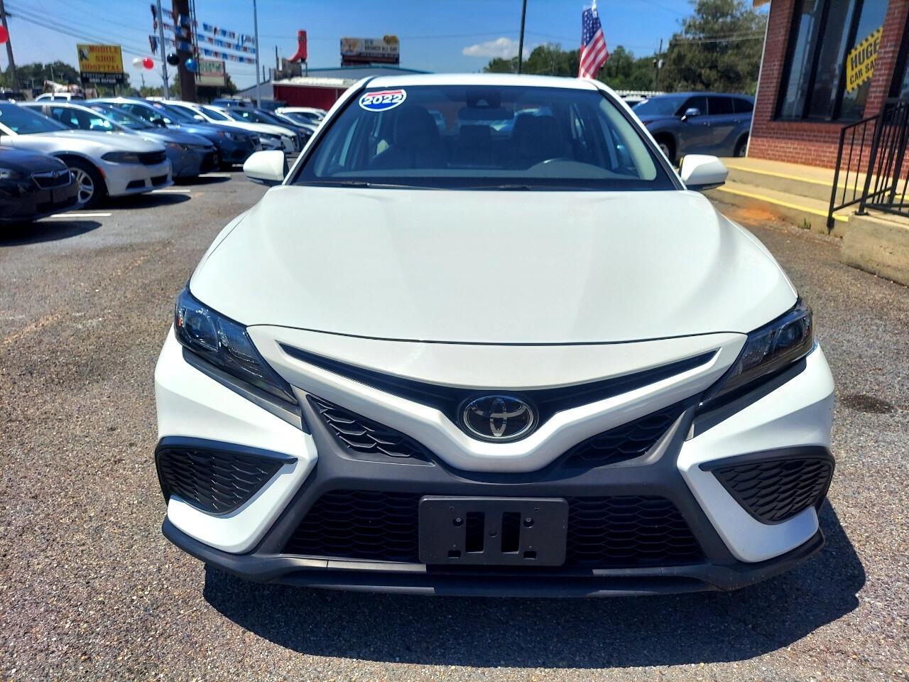 Toyota Camry SE 2022