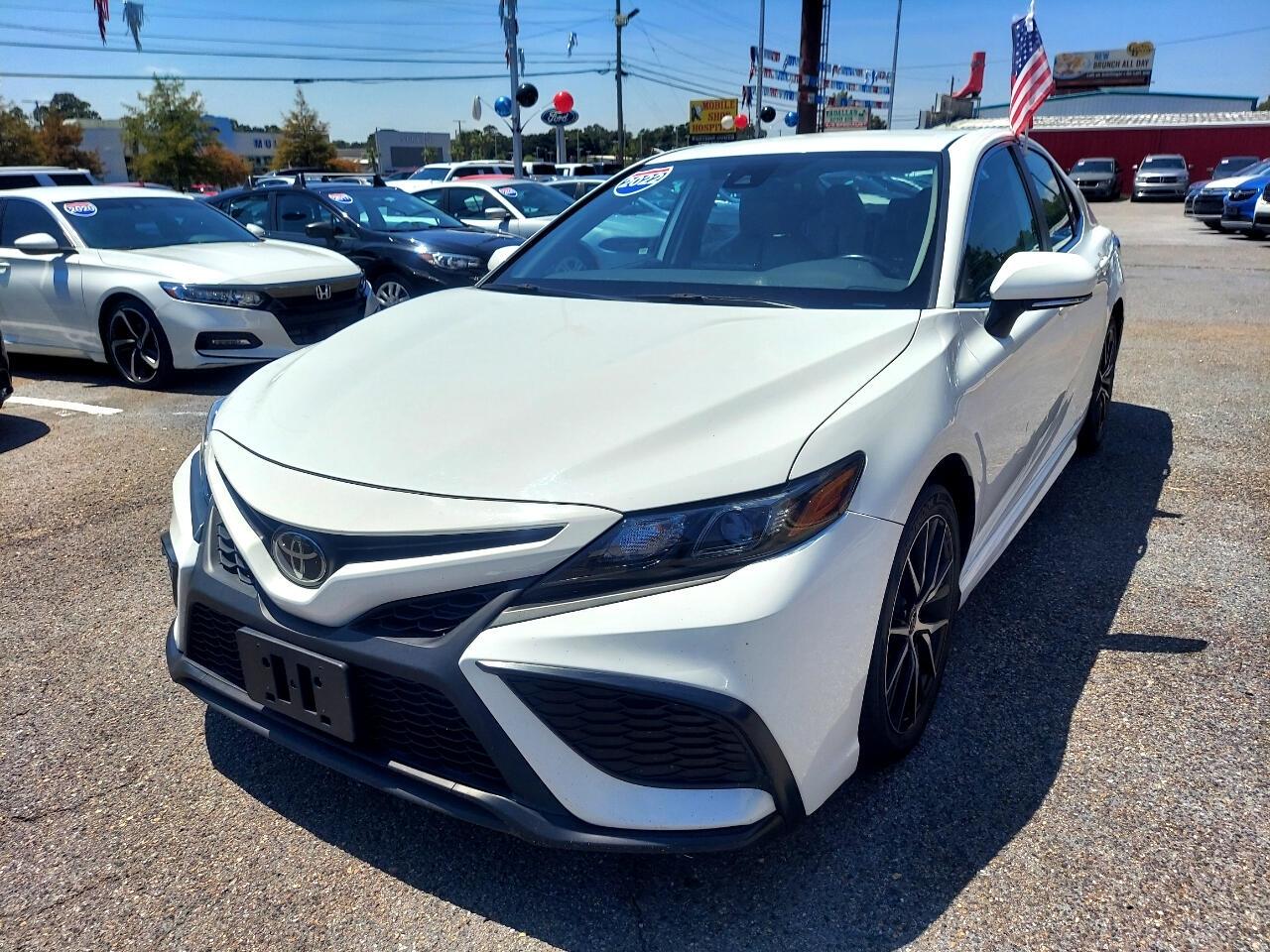 Toyota Camry SE 2022