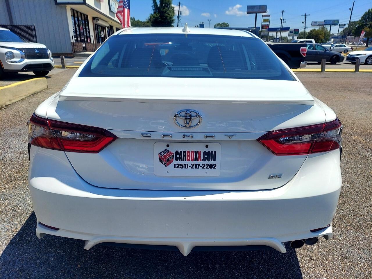 Toyota Camry SE 2022