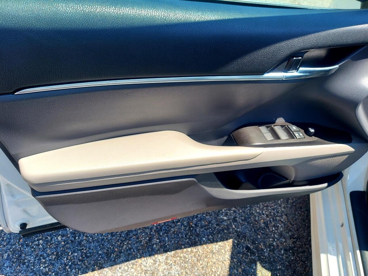 Toyota Camry SE 2022