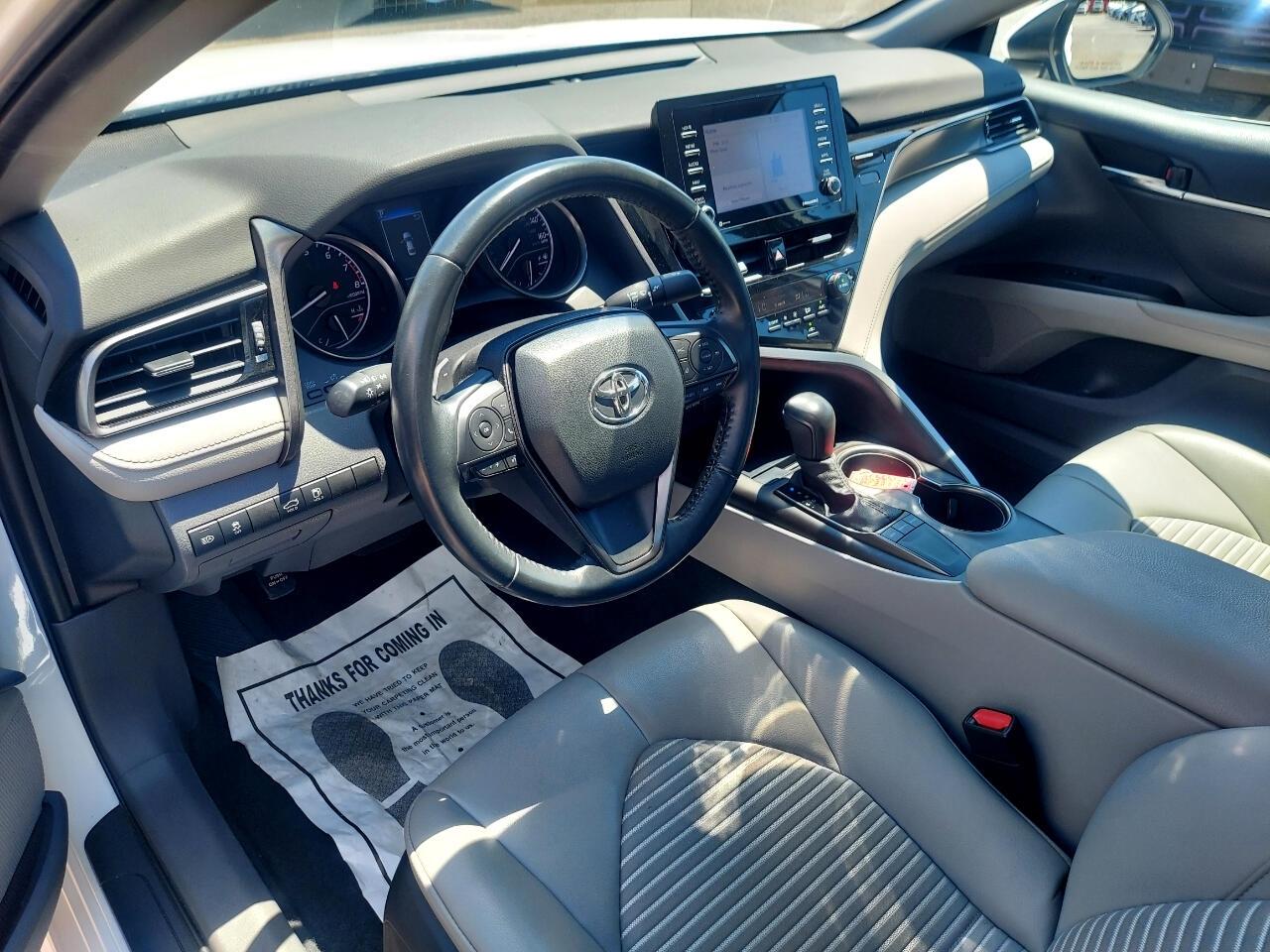 Toyota Camry SE 2022