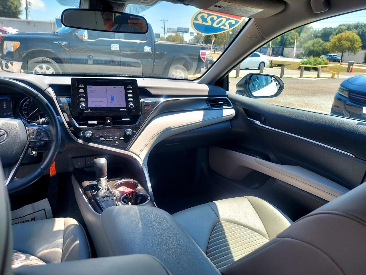 Toyota Camry SE 2022