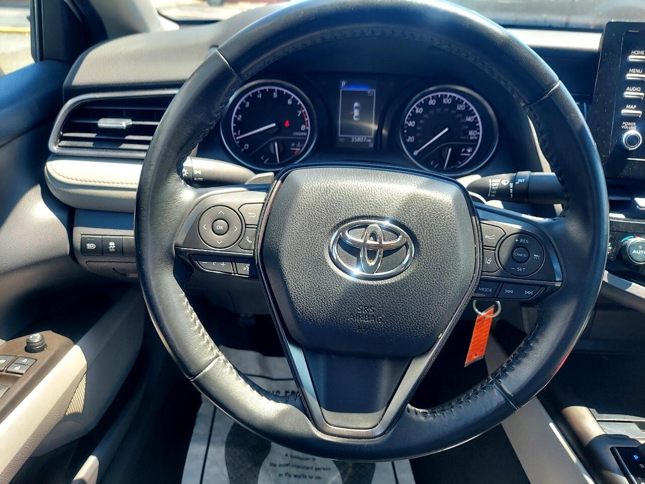 Toyota Camry SE 2022