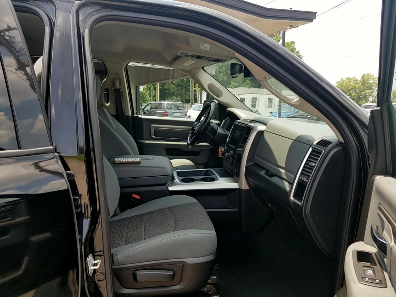 RAM 1500 Classic Tradesman Crew Cab SWB 4WD 2020