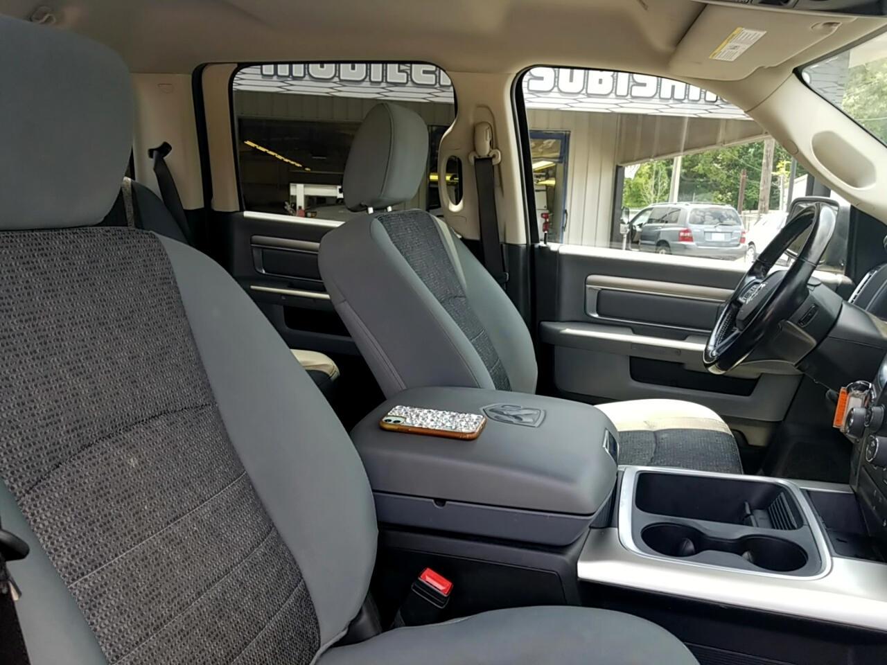 RAM 1500 Classic Tradesman Crew Cab SWB 4WD 2020