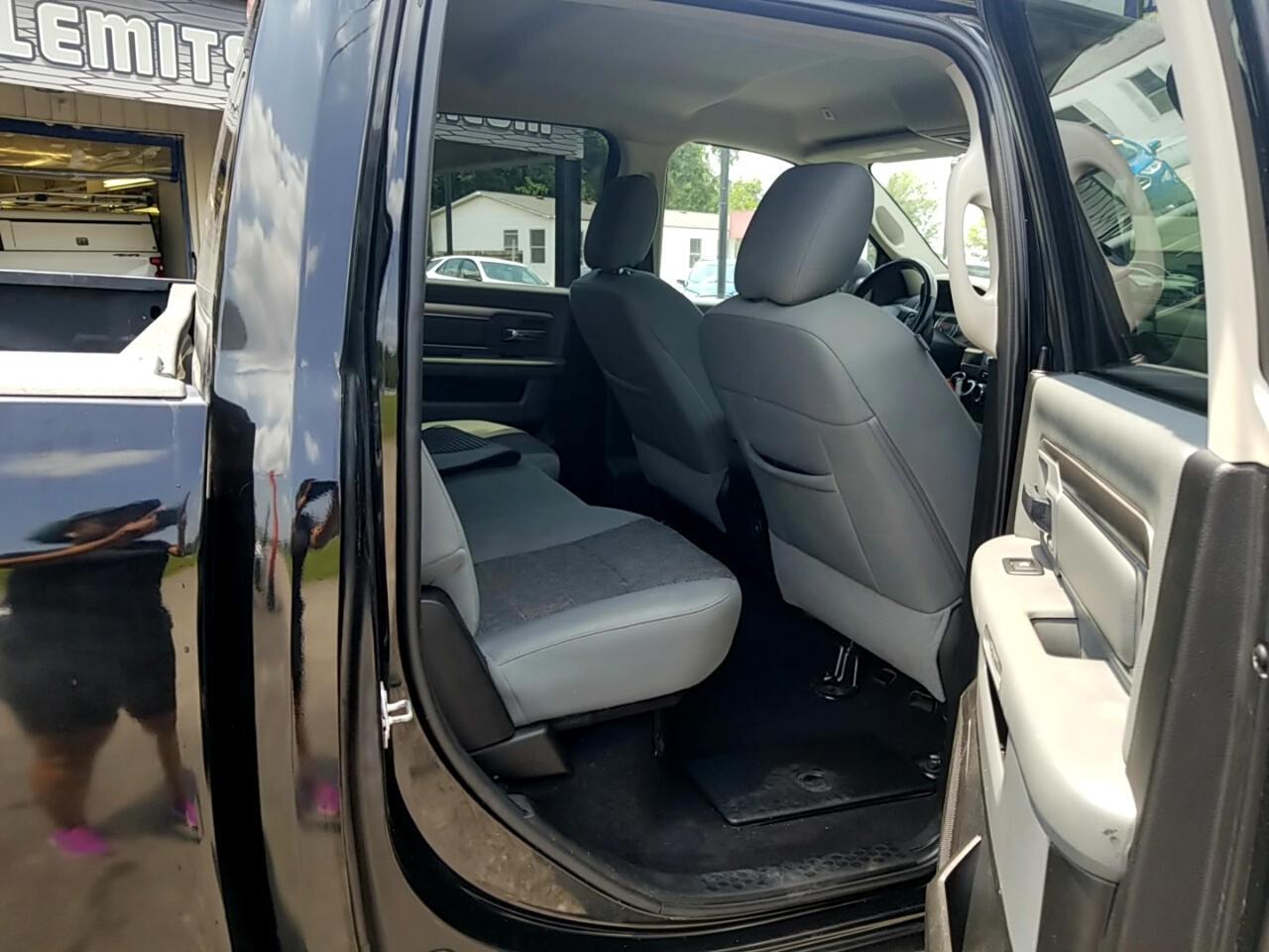 RAM 1500 Classic Tradesman Crew Cab SWB 4WD 2020