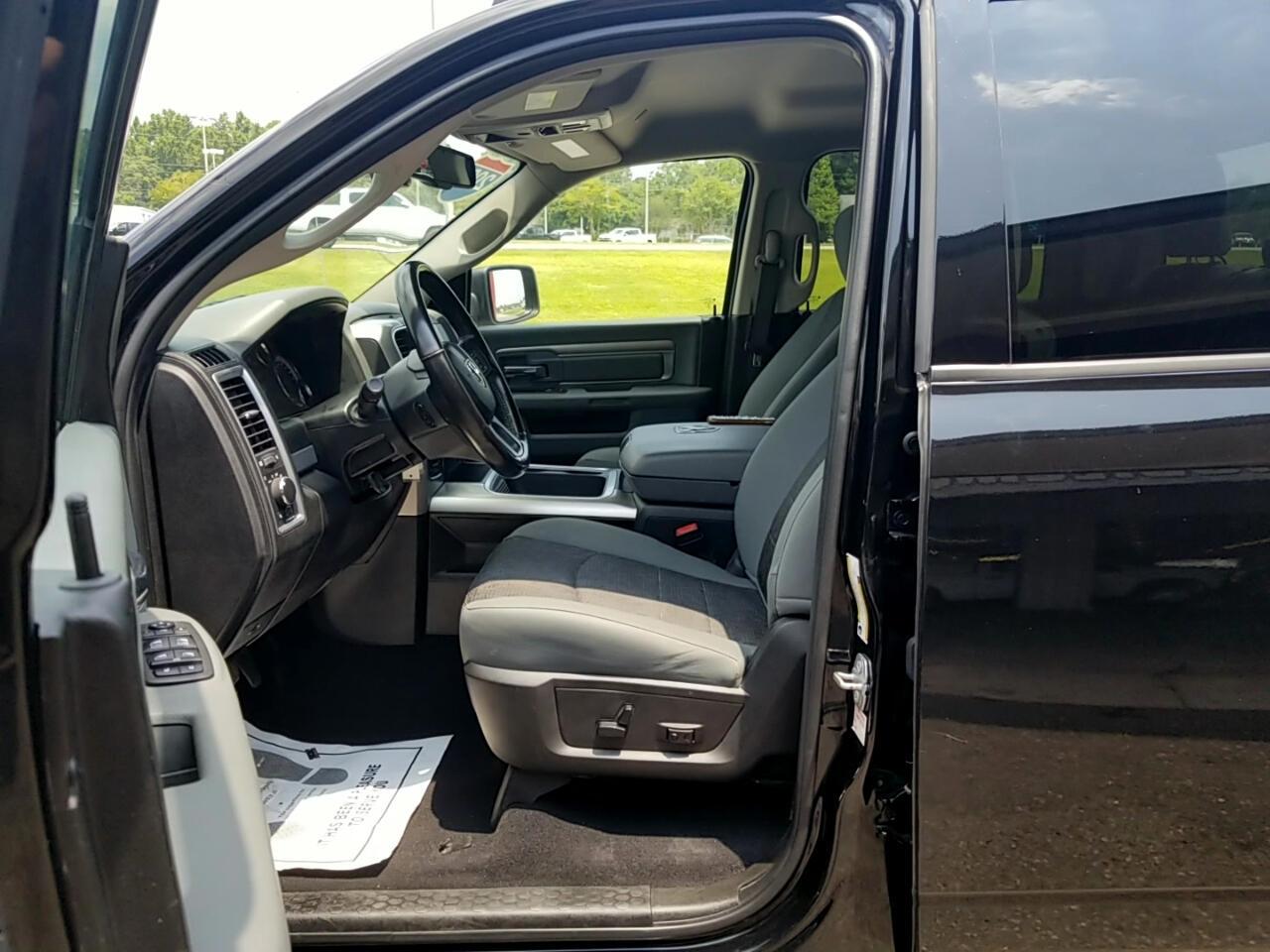 RAM 1500 Classic Tradesman Crew Cab SWB 4WD 2020