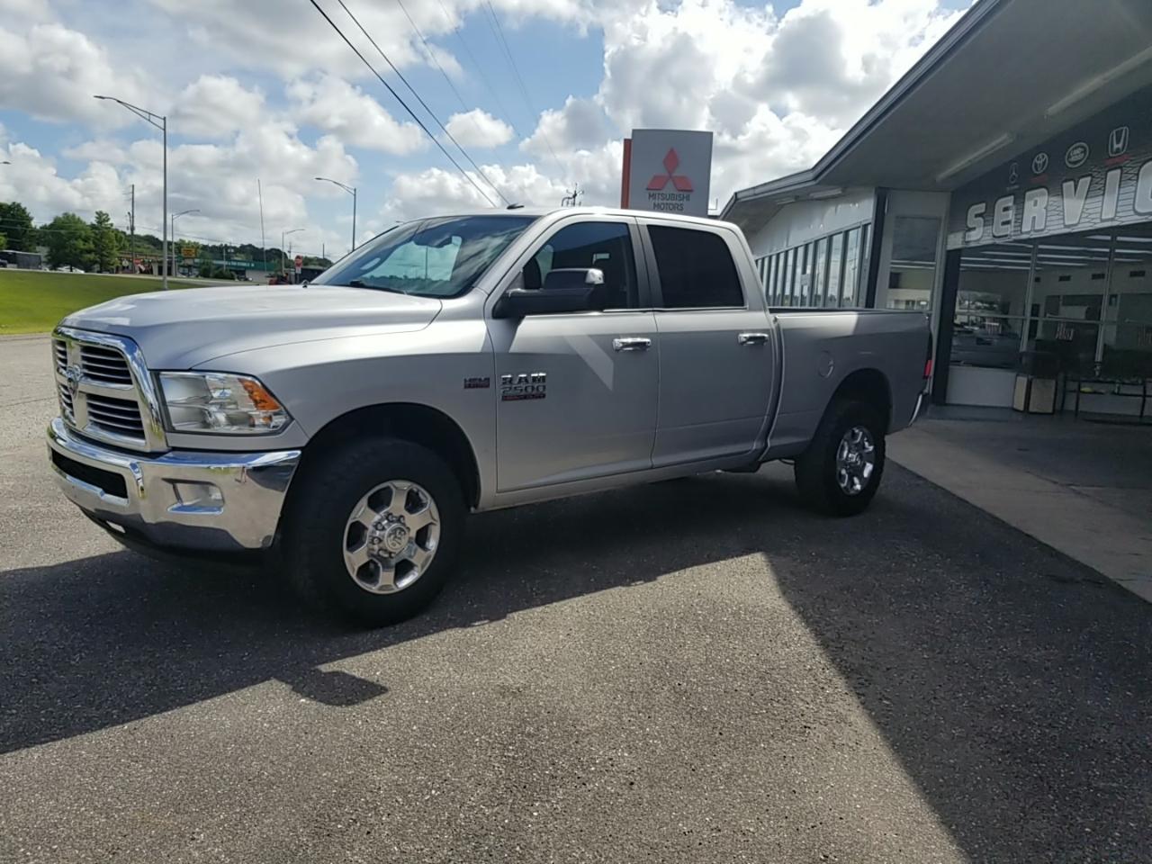 RAM 2500 SLT Crew Cab SWB 2WD 2018