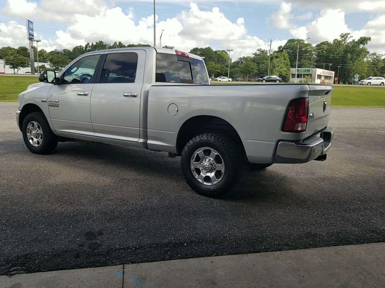 RAM 2500 SLT Crew Cab SWB 2WD 2018