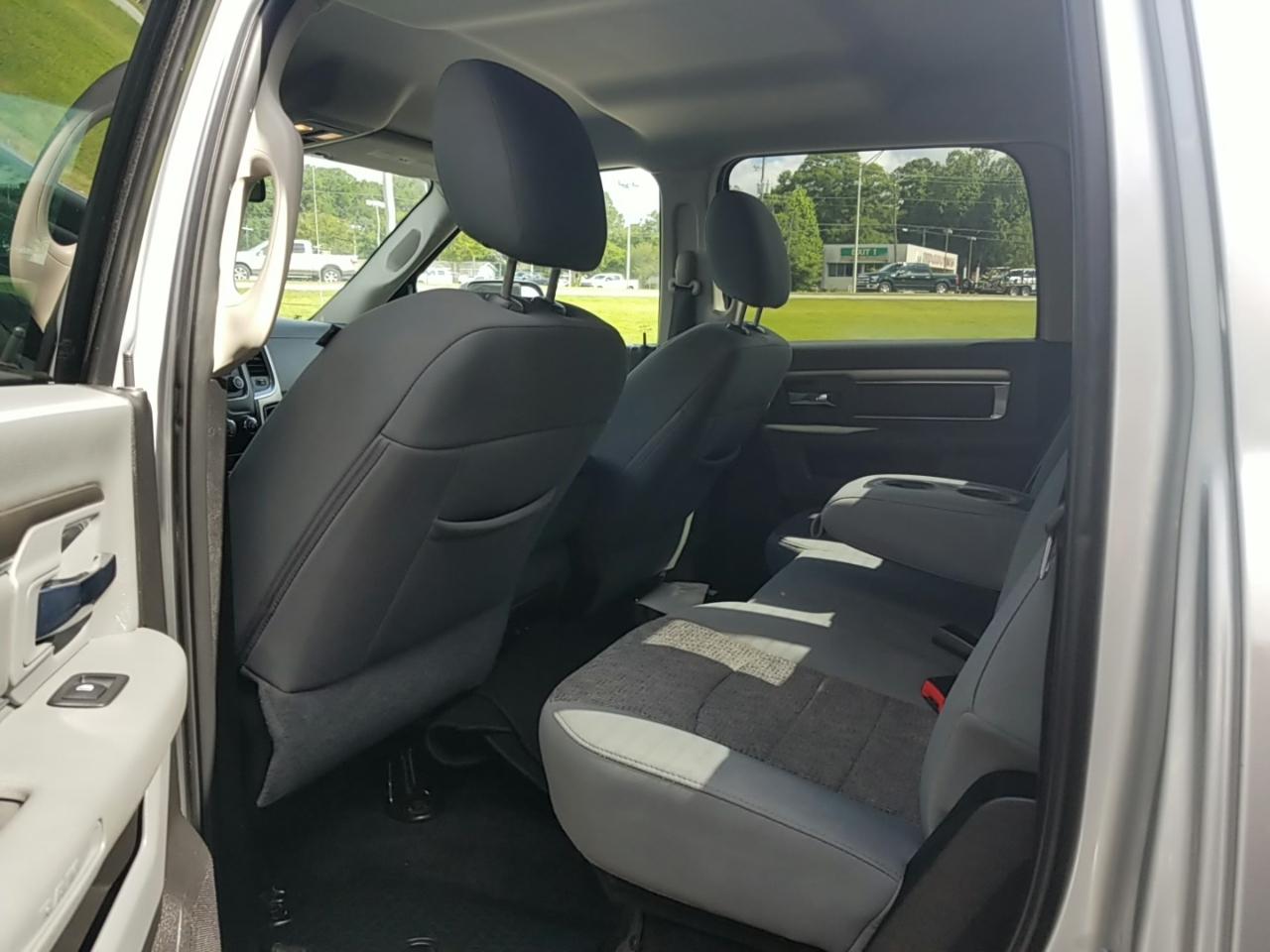 RAM 2500 SLT Crew Cab SWB 2WD 2018