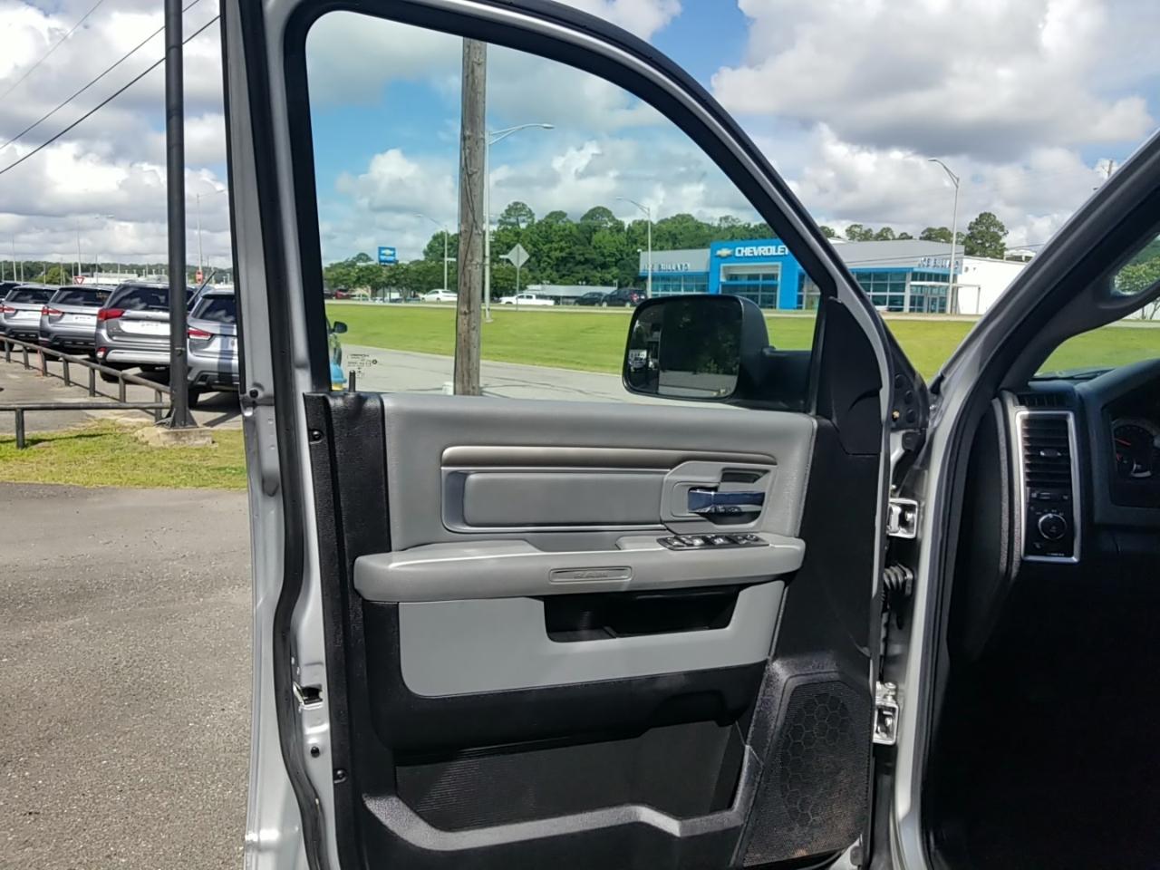 RAM 2500 SLT Crew Cab SWB 2WD 2018