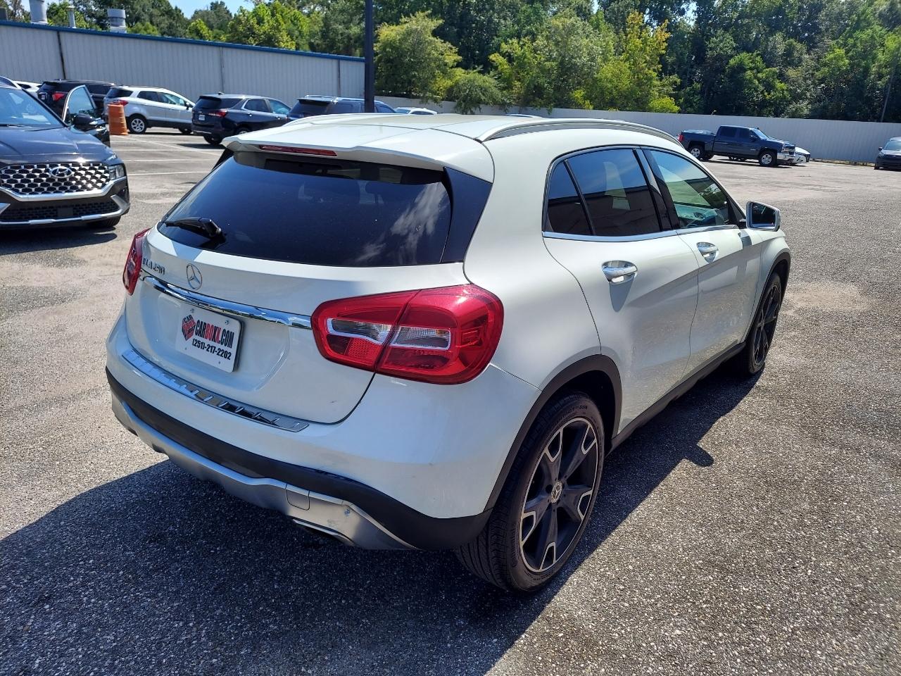 Mercedes-Benz GLA-Class GLA250 2019