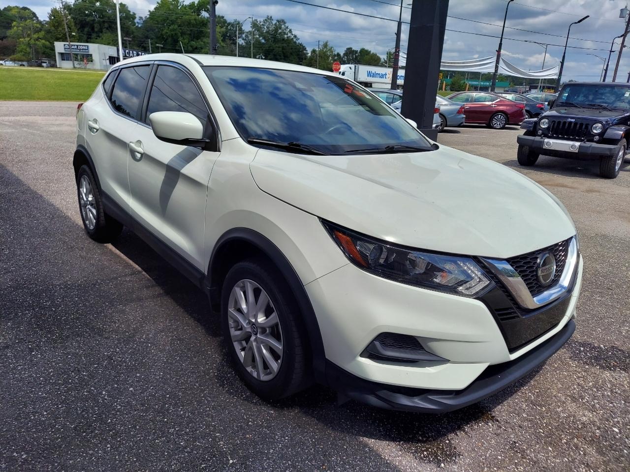 Nissan Rogue Sport S 2022