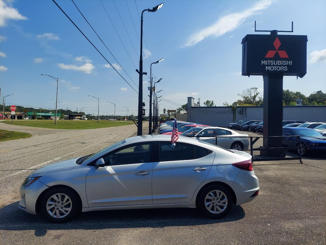Hyundai Elantra SE 6M 2019