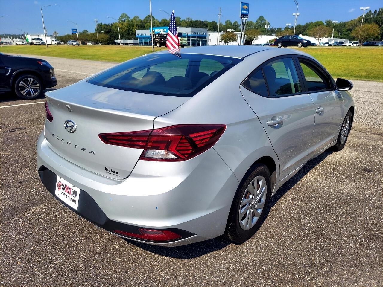 Hyundai Elantra SE 6M 2019