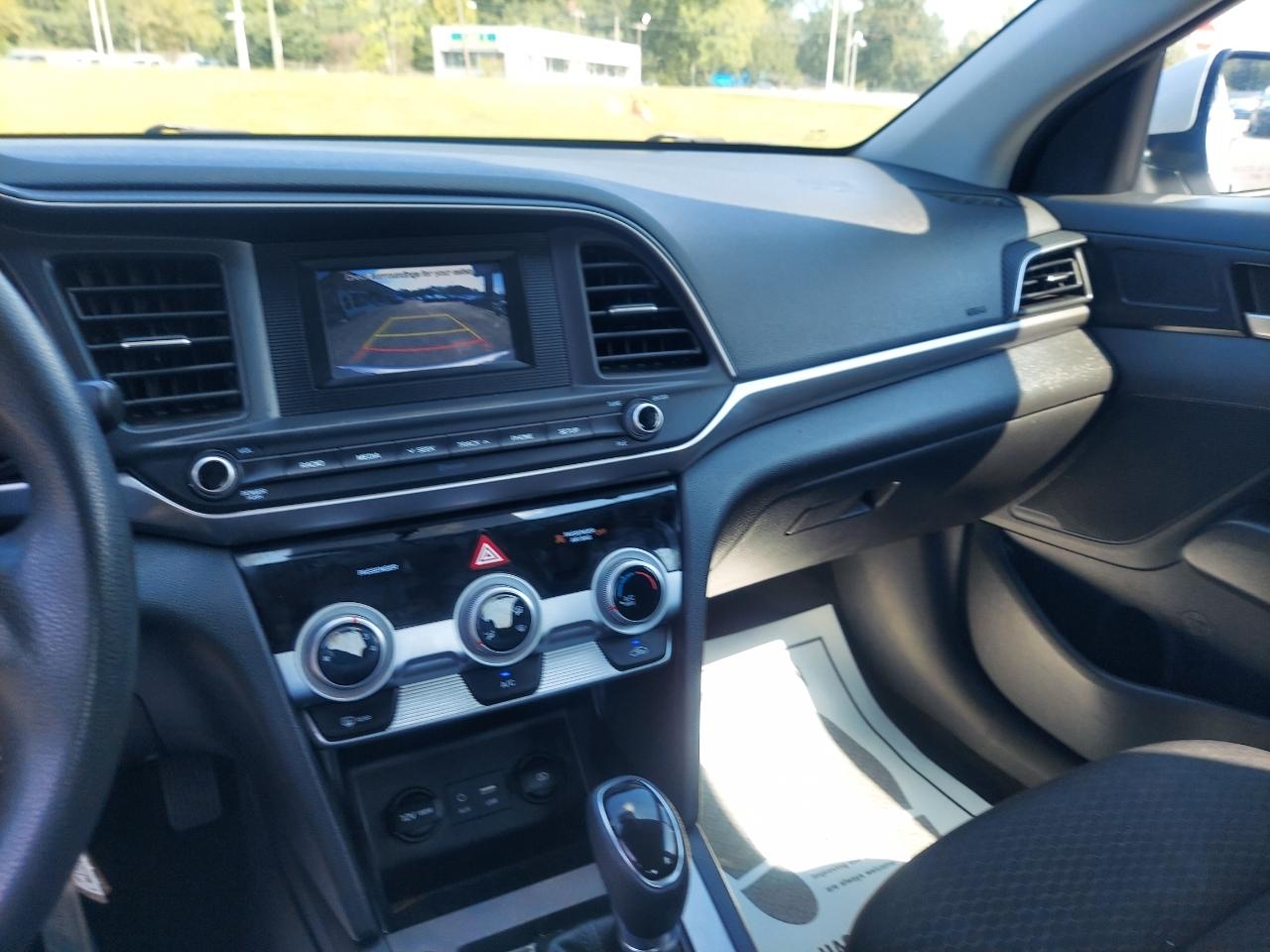Hyundai Elantra SE 6M 2019