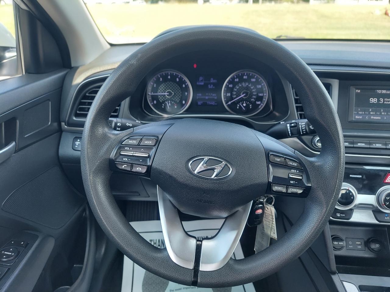 Hyundai Elantra SE 6M 2019