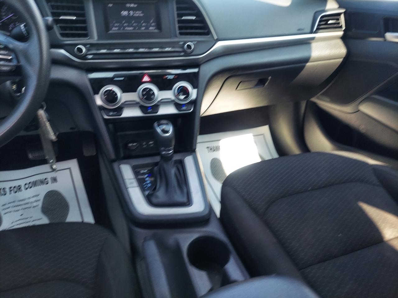 Hyundai Elantra SE 6M 2019
