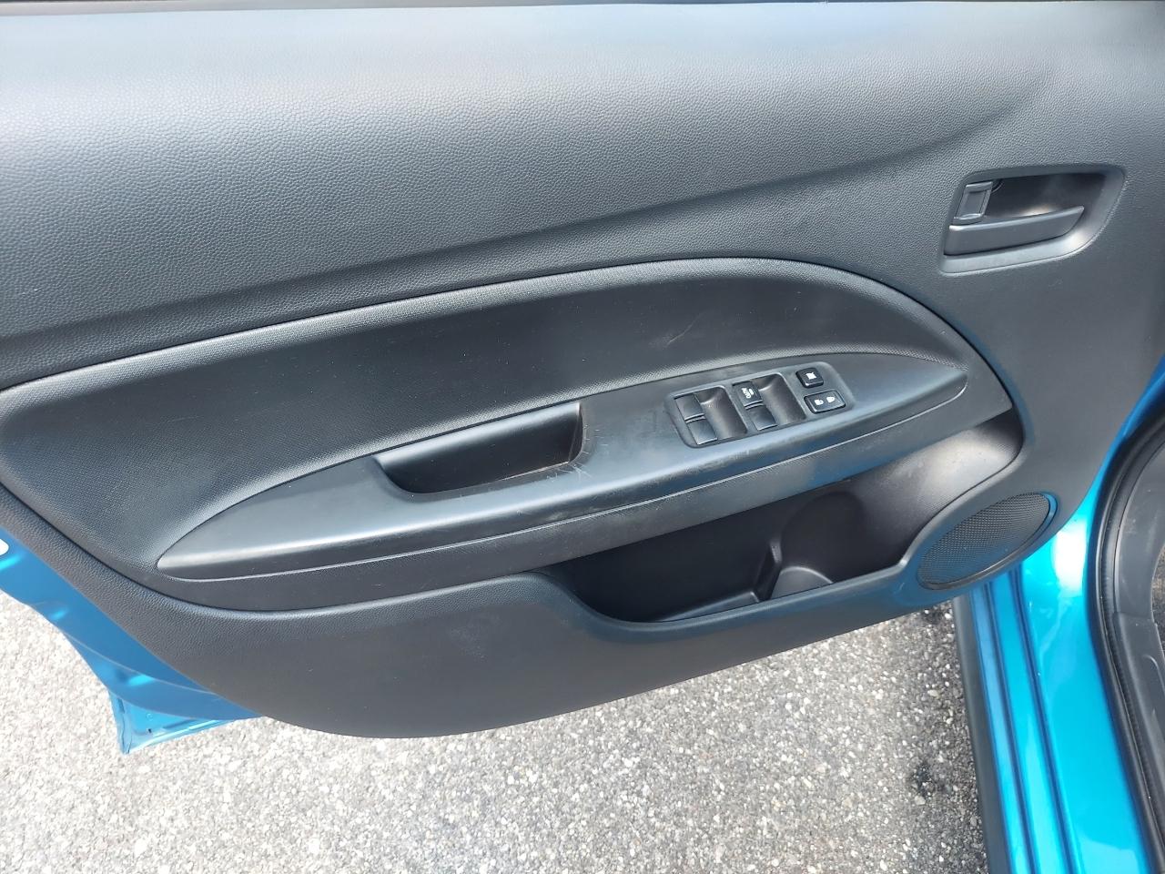 Mitsubishi Mirage ES CVT 2021