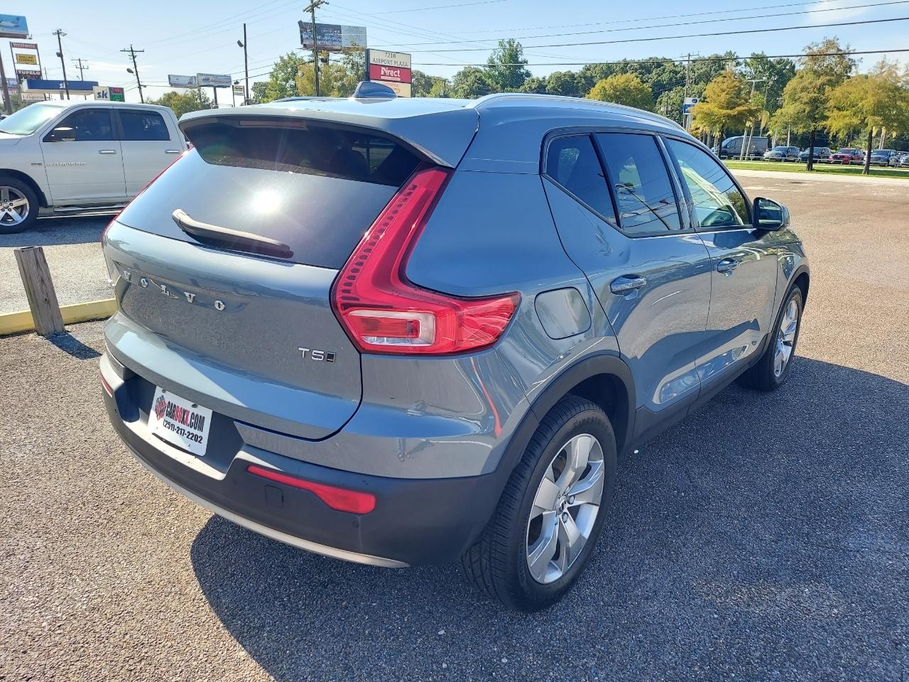 Volvo XC40 T5 Momentum AWD 2021