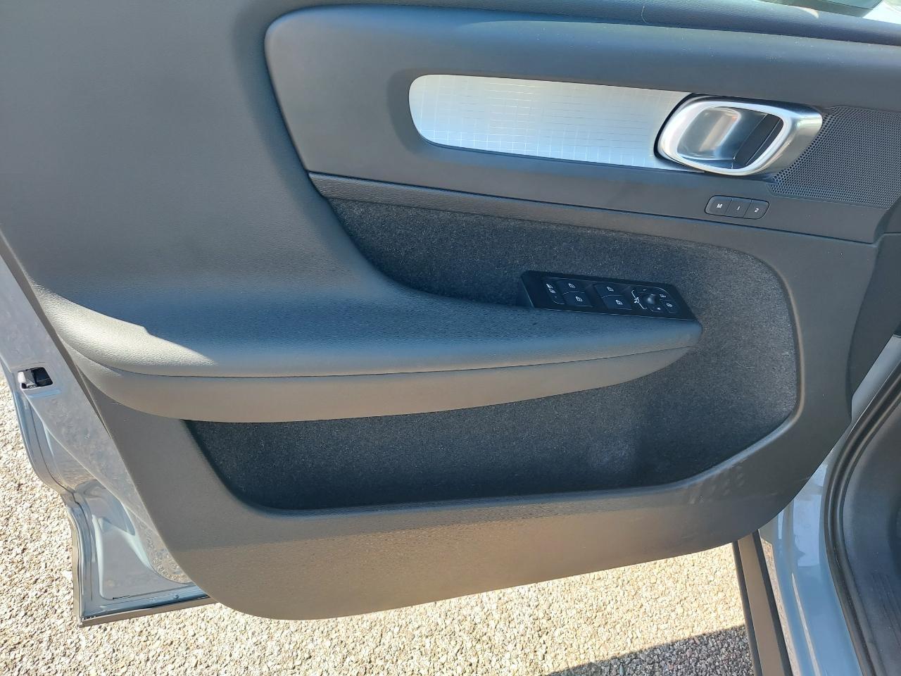 Volvo XC40 T5 Momentum AWD 2021