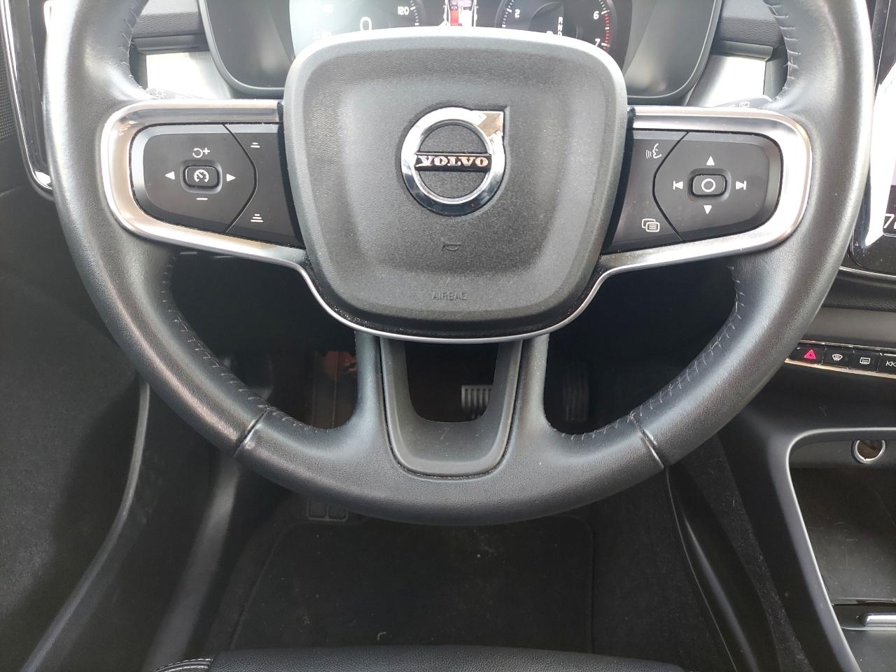 Volvo XC40 T5 Momentum AWD 2021
