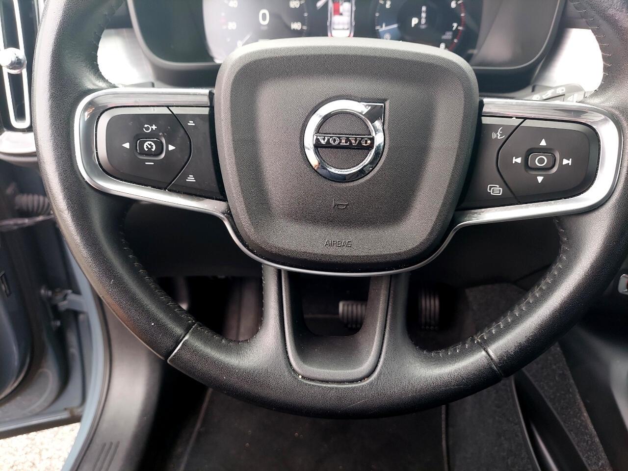 Volvo XC40 T4 Momentum 2021