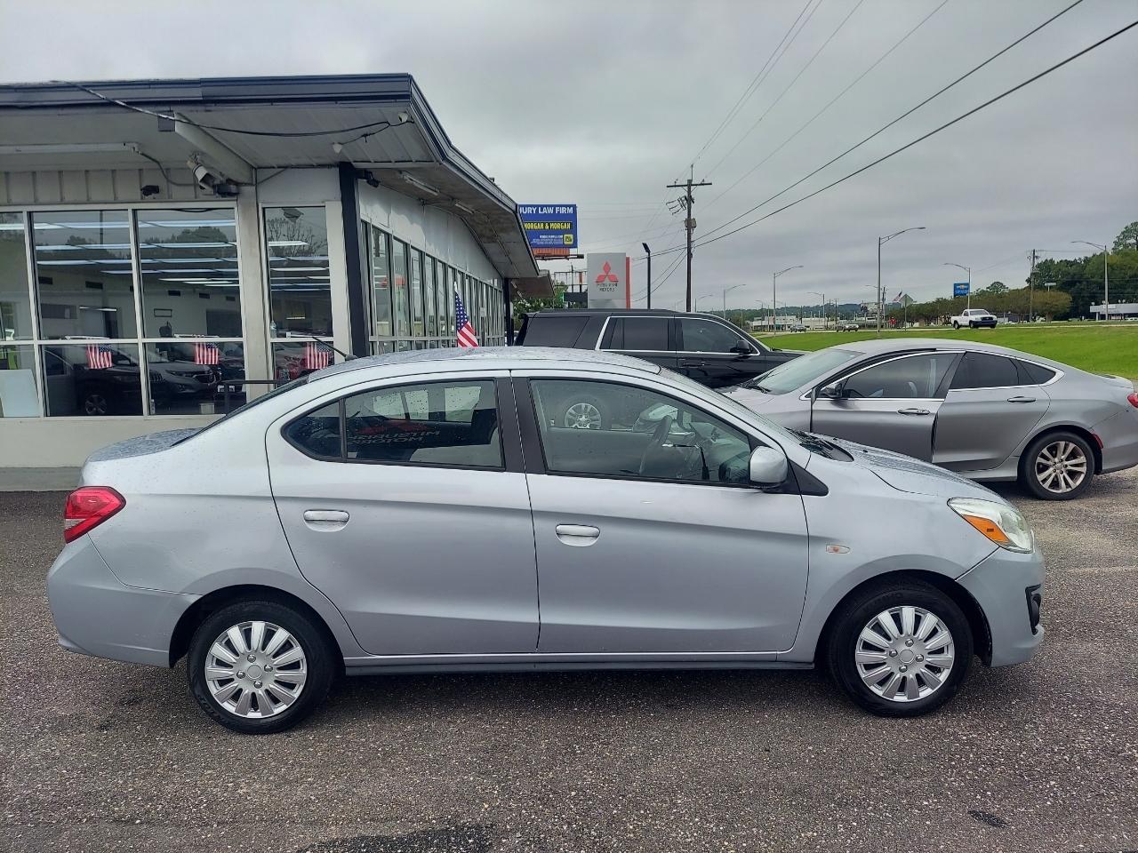 Mitsubishi Mirage G4 ES CVT 2020