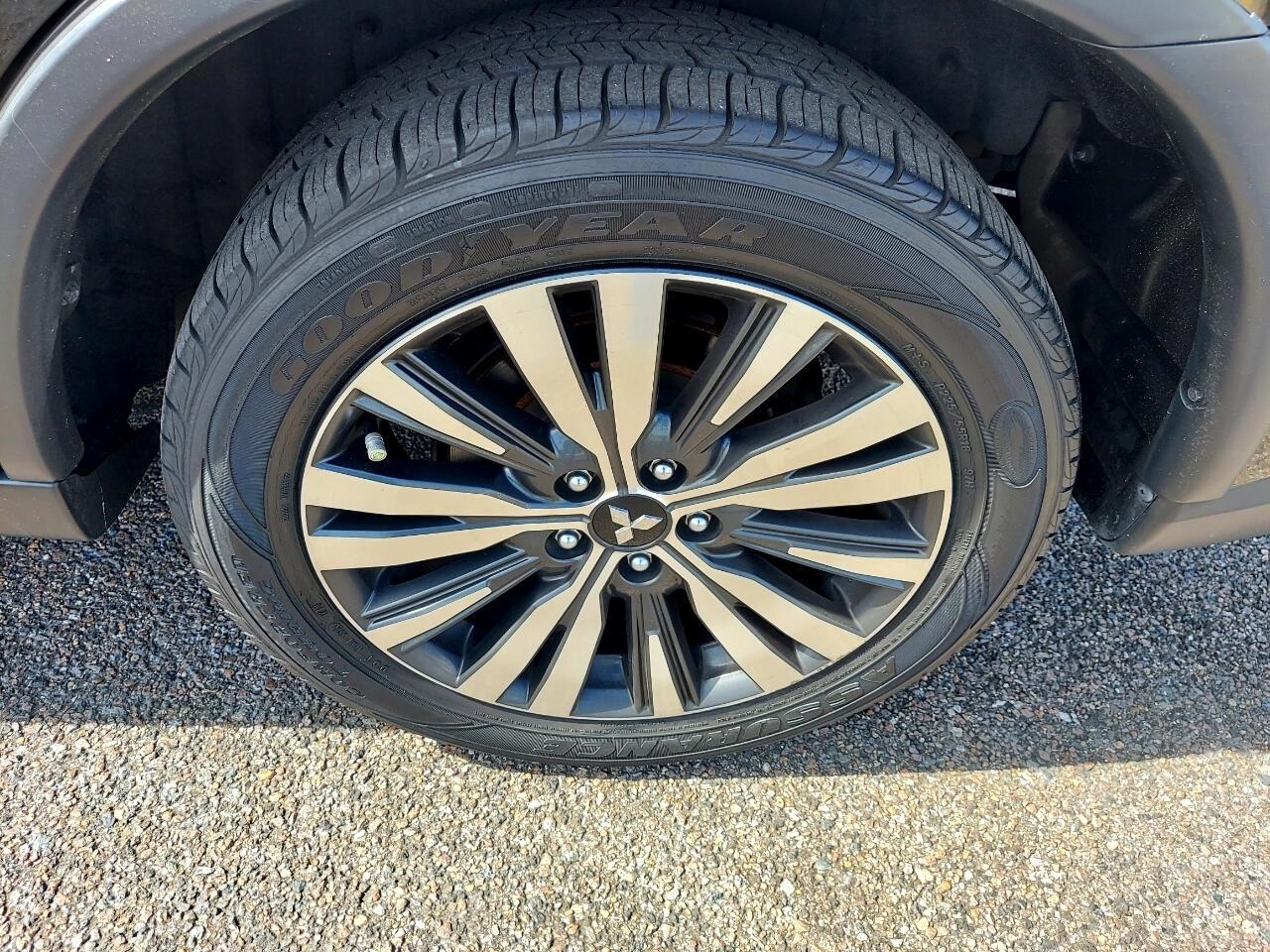 Mitsubishi Outlander SEL 2WD 2019