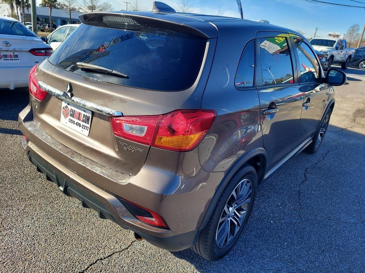 Mitsubishi Outlander Sport 2.0 ES CVT 2018