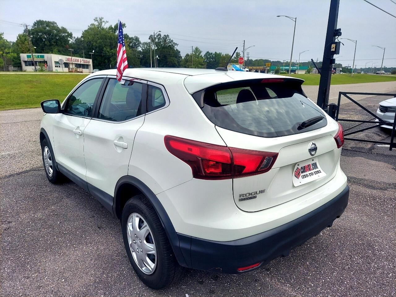 Nissan Rogue Sport S 2019