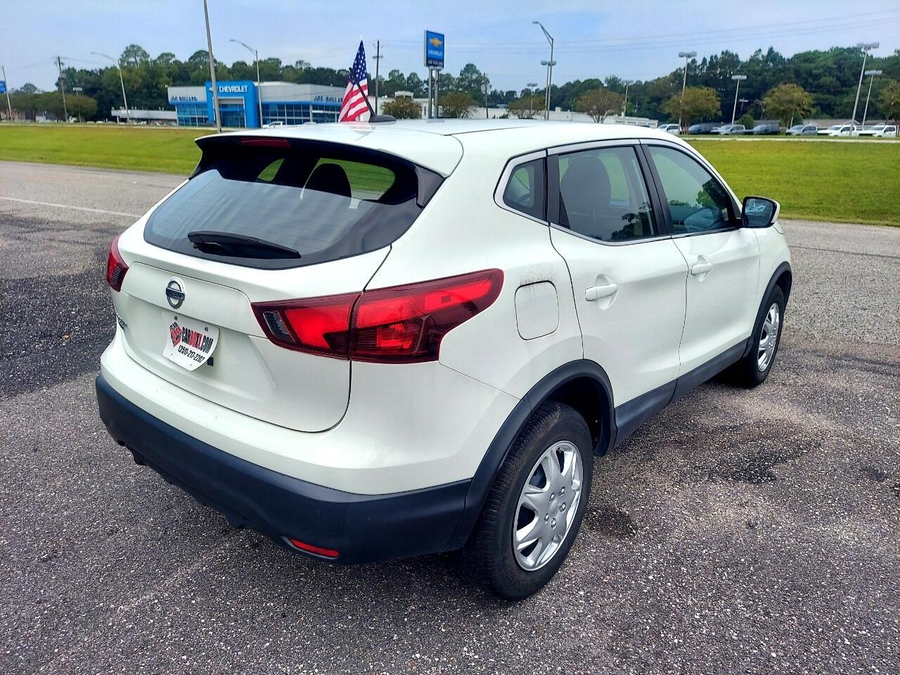 Nissan Rogue Sport S 2019