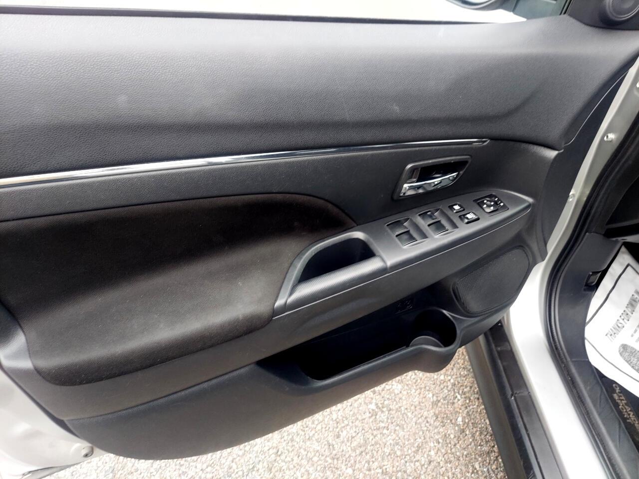 Mitsubishi Outlander Sport 2.0 ES CVT 2020